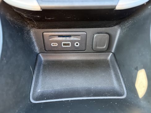 Used 2022 GMC Terrain SLT w/ Tech Package image 22