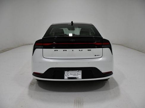 Used 2024 Toyota Prius XLE image 4