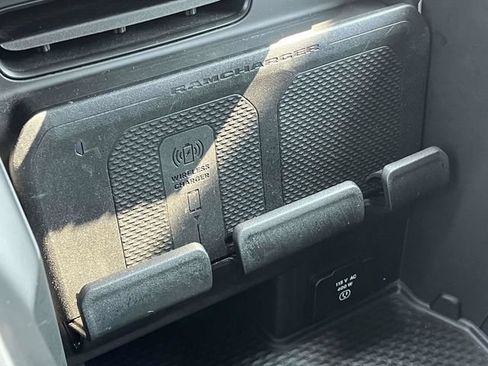Used 2022 RAM 1500 Laramie AWD/4WD image 33