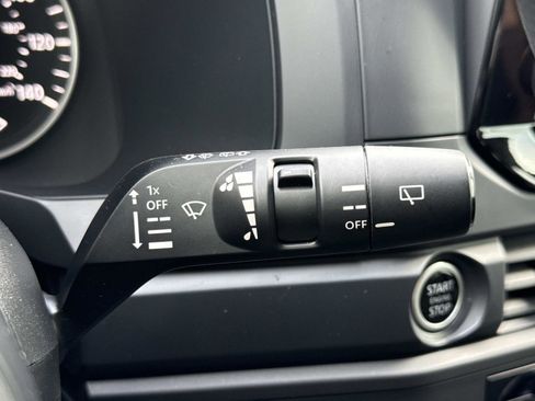 Used 2024 Nissan Pathfinder S image 10