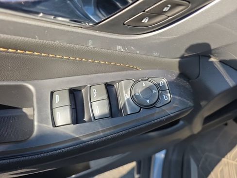 Used 2021 Chevrolet Traverse LT AWD/4WD image 13