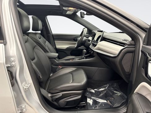 Used 2024 Jeep Compass Limited w/ Sun and Sound Group image 17