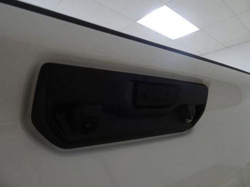 Used 2022 Chevrolet Silverado 2500 LT w/ Convenience Package image 15