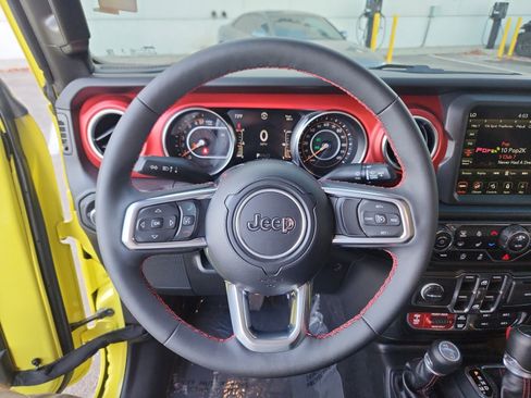 Used 2023 Jeep Gladiator Rubicon w/ Cold Weather Group image 10