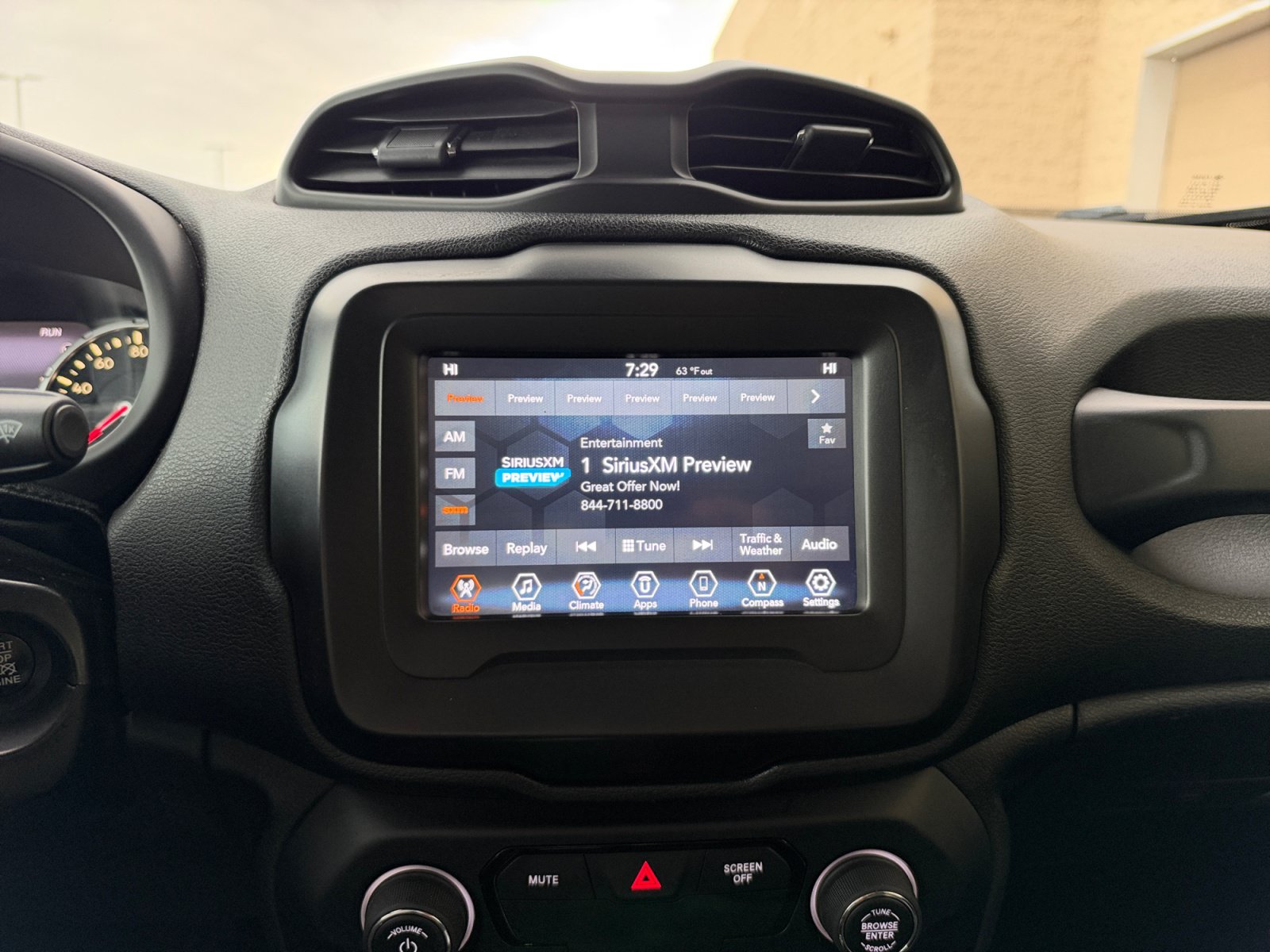 Used 2020 Jeep Renegade Altitude FWD image 12