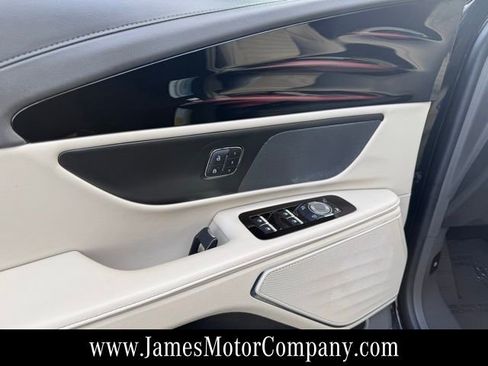 Used 2024 Lincoln Nautilus Reserve image 10