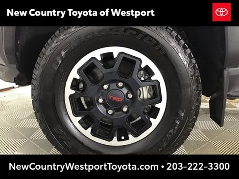 Certified 2024 Toyota Tacoma TRD Off-Road image 22