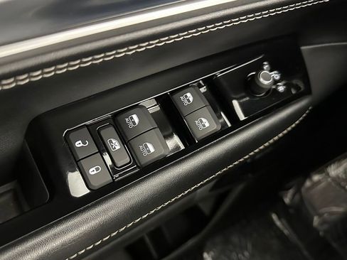 Used 2022 Jeep Wagoneer Series III w/ Premium Group I AWD/4WD image 35