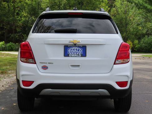 Certified 2022 Chevrolet Trax LT w/ LT Convenience Package AWD/4WD image 13