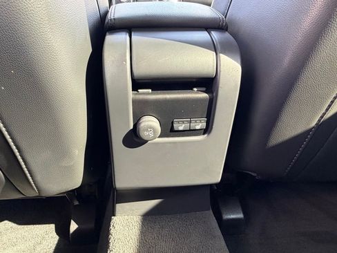 Used 2016 Volvo XC60 T6 Platinum w/ Climate Package image 31