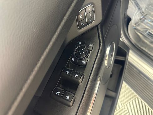 Used 2019 Ford Expedition XLT w/ Equipment Group 202A RWD image 20
