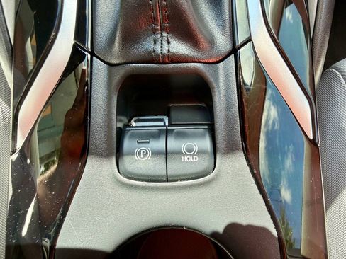 Used 2022 Toyota Corolla LE FWD image 40