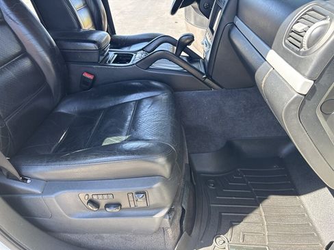 Used 2006 Porsche Cayenne Turbo S AWD/4WD image 36