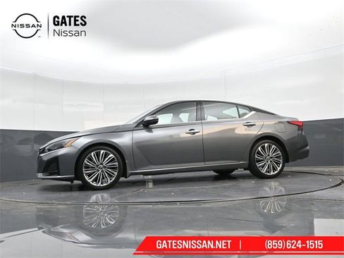 Used 2024 Nissan Altima 2.5 SL image 38