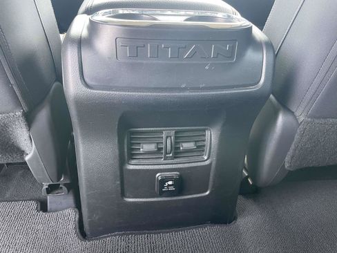 Used 2018 Nissan Titan SV w/ SV Convenience Package AWD/4WD image 13