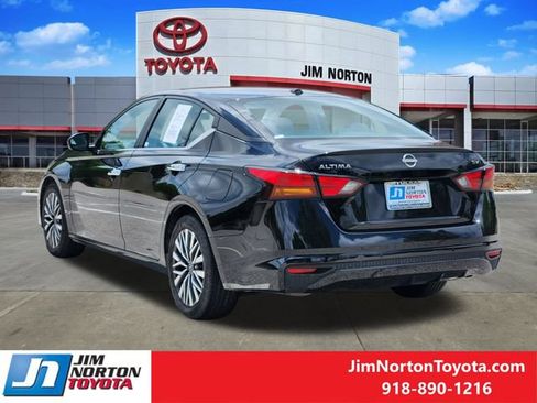 Used 2024 Nissan Altima 2.5 SV FWD image 7