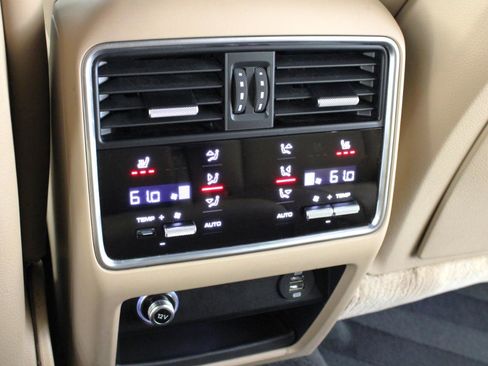 Used 2019 Porsche Cayenne image 42