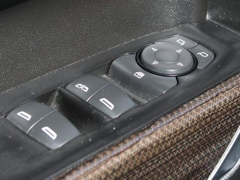 Used 2021 Chevrolet Silverado 1500 LT Trail Boss w/ Convenience Package II image 16