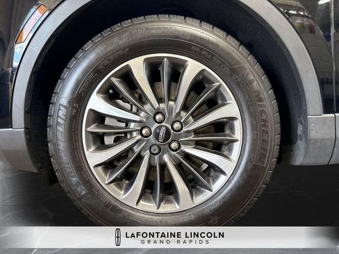 Used 2023 Lincoln Nautilus AWD w/ Premium Package image 33
