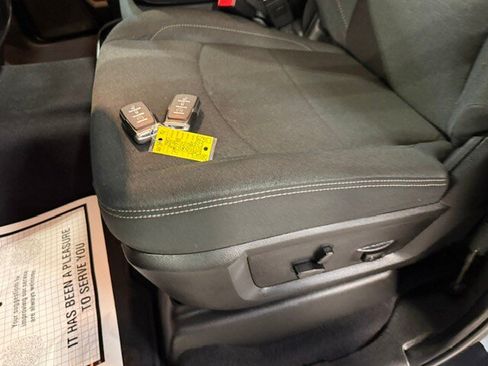 Used 2025 RAM 2500 Big Horn AWD/4WD image 47