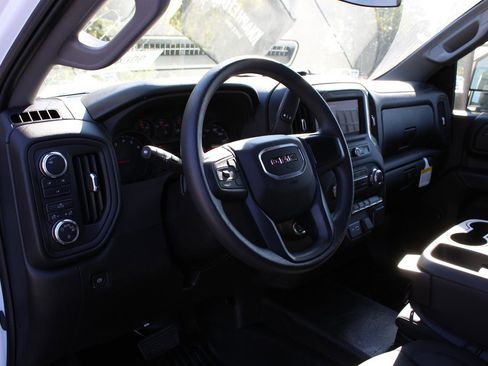 New 2025 GMC Sierra 2500 Pro w/ Convenience Package image 9