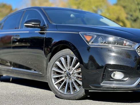 Used 2019 Kia Cadenza Premium image 4