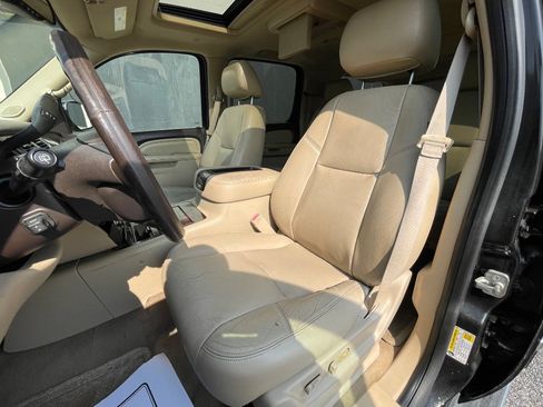 Used 2013 GMC Yukon XL Denali RWD image 45