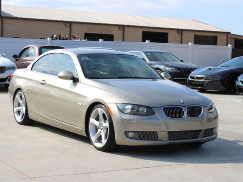 Used 2009 BMW 335i Convertible image 17