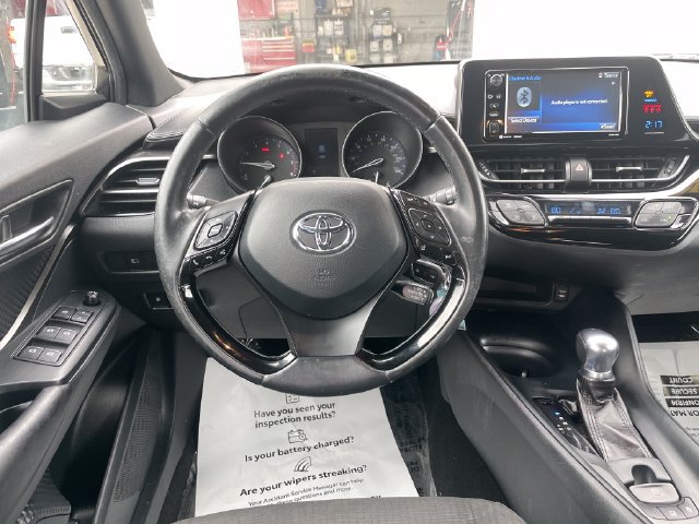 Used 2018 Toyota C-HR XLE FWD image 14