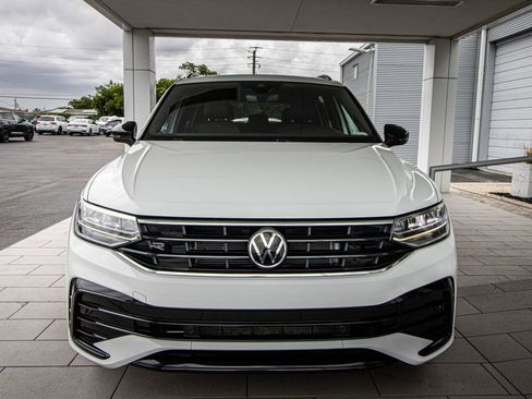 Used 2022 Volkswagen Tiguan SE R-Line FWD image 9