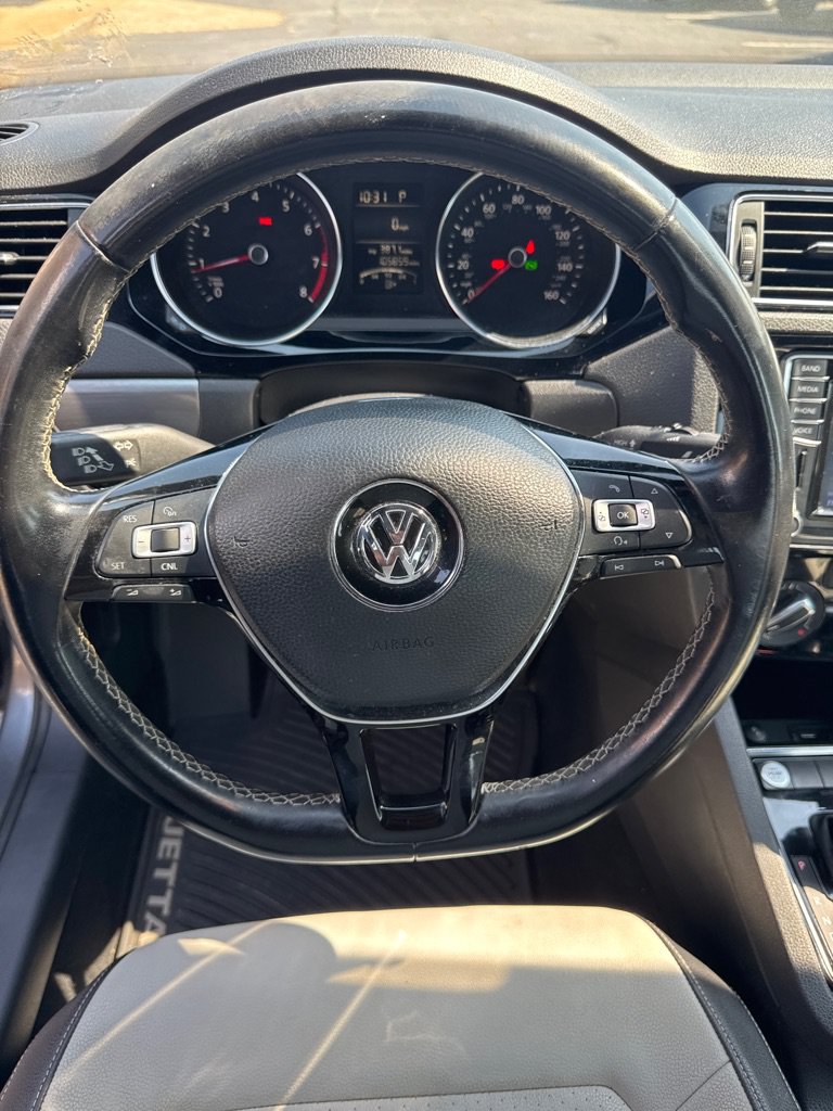 Used 2016 Volkswagen Jetta Sport FWD image 10