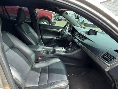 Used 2017 Lexus CT 200h w/ Navigation System Package FWD image 26