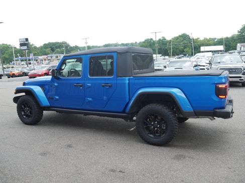 Used 2025 Jeep Gladiator Sport AWD/4WD image 10