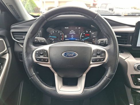 Certified 2022 Ford Explorer XLT w/ Equipment Group 202A AWD/4WD image 16