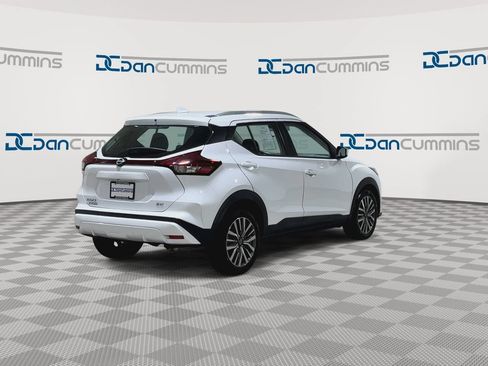 Used 2024 Nissan Kicks SV FWD image 9
