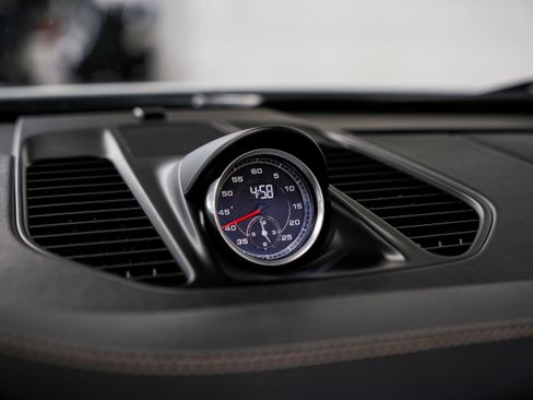 Used 2018 Porsche 911 Turbo image 12