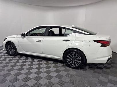 Used 2025 Nissan Altima 2.5 SV