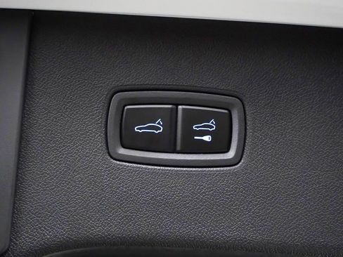 Certified 2025 Porsche Cayenne Turbo image 14