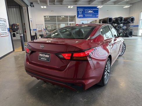 Used 2025 Nissan Altima 2.5 SV FWD image 5