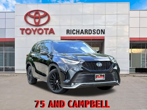 Used 2024 Toyota Highlander XSE FWD image 1