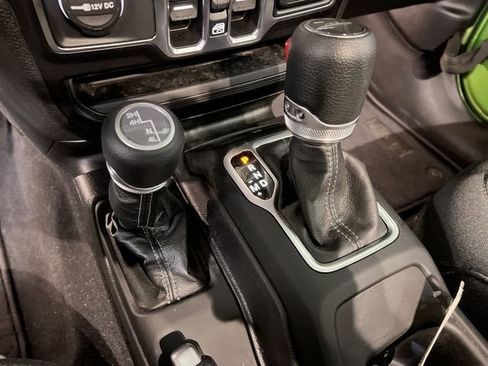 Used 2025 Jeep Gladiator Sport AWD/4WD image 15