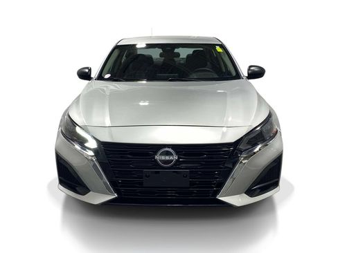 Used 2024 Nissan Altima 2.5 SV FWD image 6