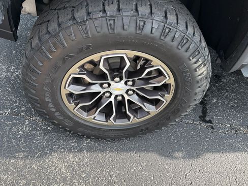 Used 2021 Chevrolet Colorado ZR2 AWD/4WD image 9