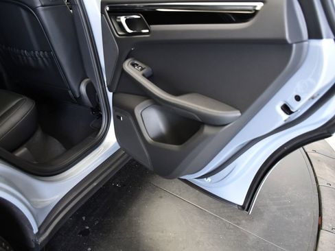 New 2026 Porsche Macan AWD/4WD image 27