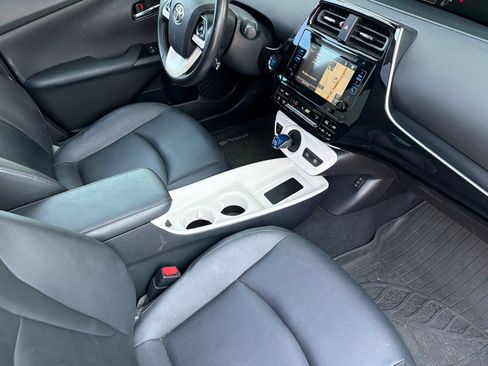 Used 2016 Toyota Prius Four w/ Advanced Technology Package FWD image 20