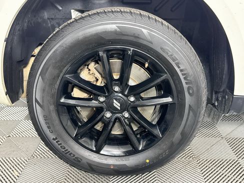 Used 2020 Dodge Journey SE w/ SE Popular Equipment Group FWD image 30