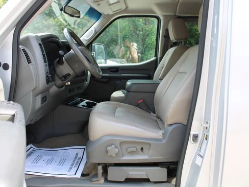 Used 2020 Nissan NV 3500 SL RWD image 15