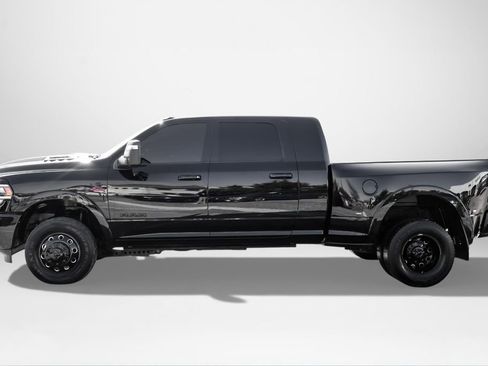 Used 2023 RAM 3500 Laramie w/ Night Edition image 9