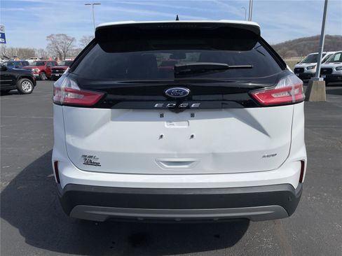 Used 2024 Ford Edge SEL w/ Convenience Package AWD/4WD image 4