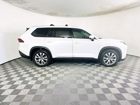 Certified 2025 Toyota Grand Highlander AWD image 2